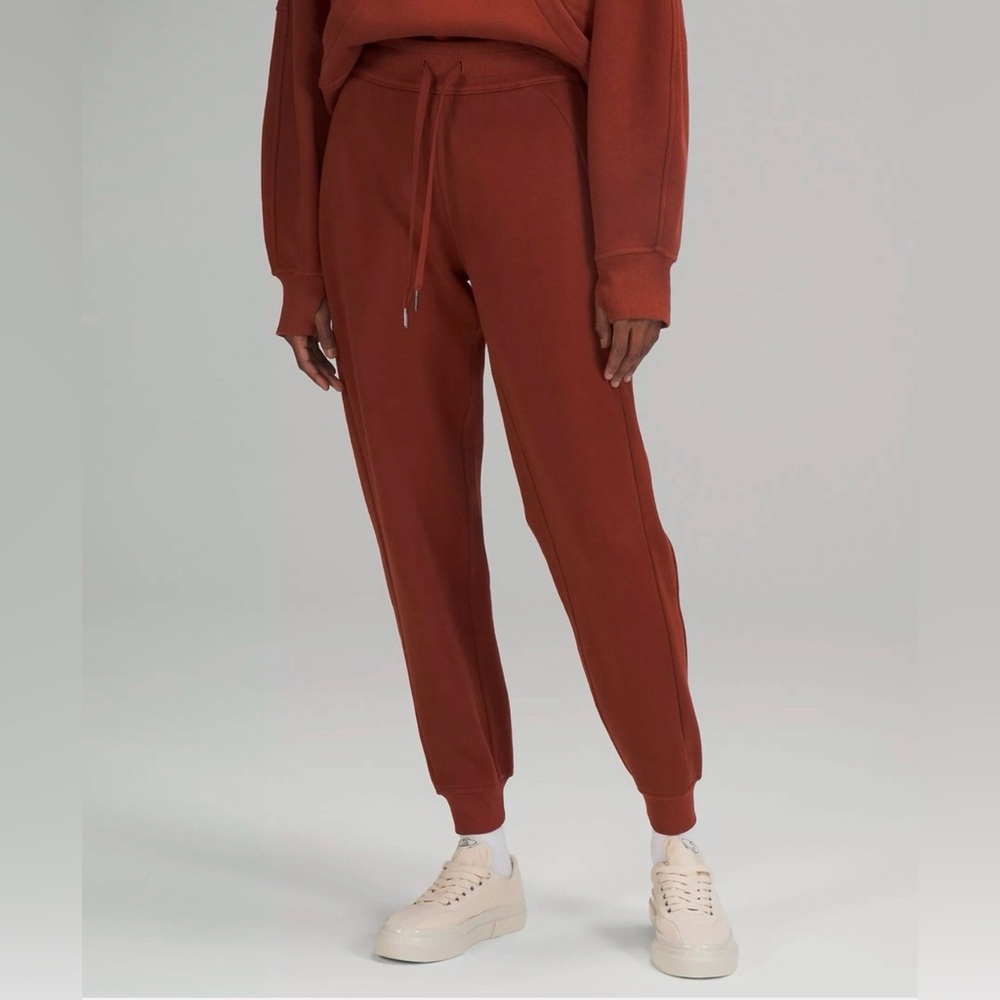 Lululemon Women’s Scuba High Rise Joggers Size 0 Date Brown DTBN Pants Maroon